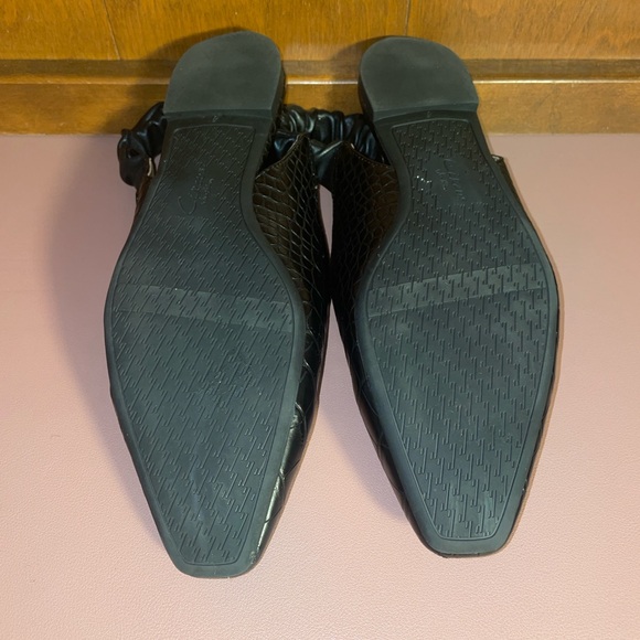 Circus by Sam Edelman 'Omina' Black Crocodile look textured sandal size 8m - Picture 3 of 4